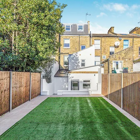 Clapham Guest House-3